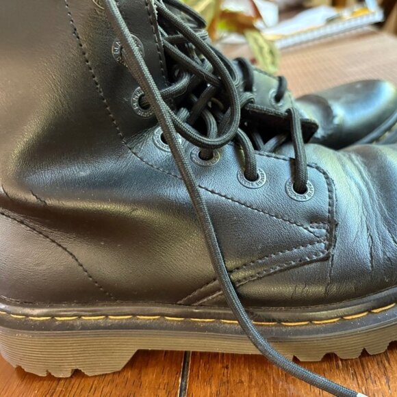 Doc Martens Luana (Soft, smooth black leather) Size 6 women's - Picture 2 of 6